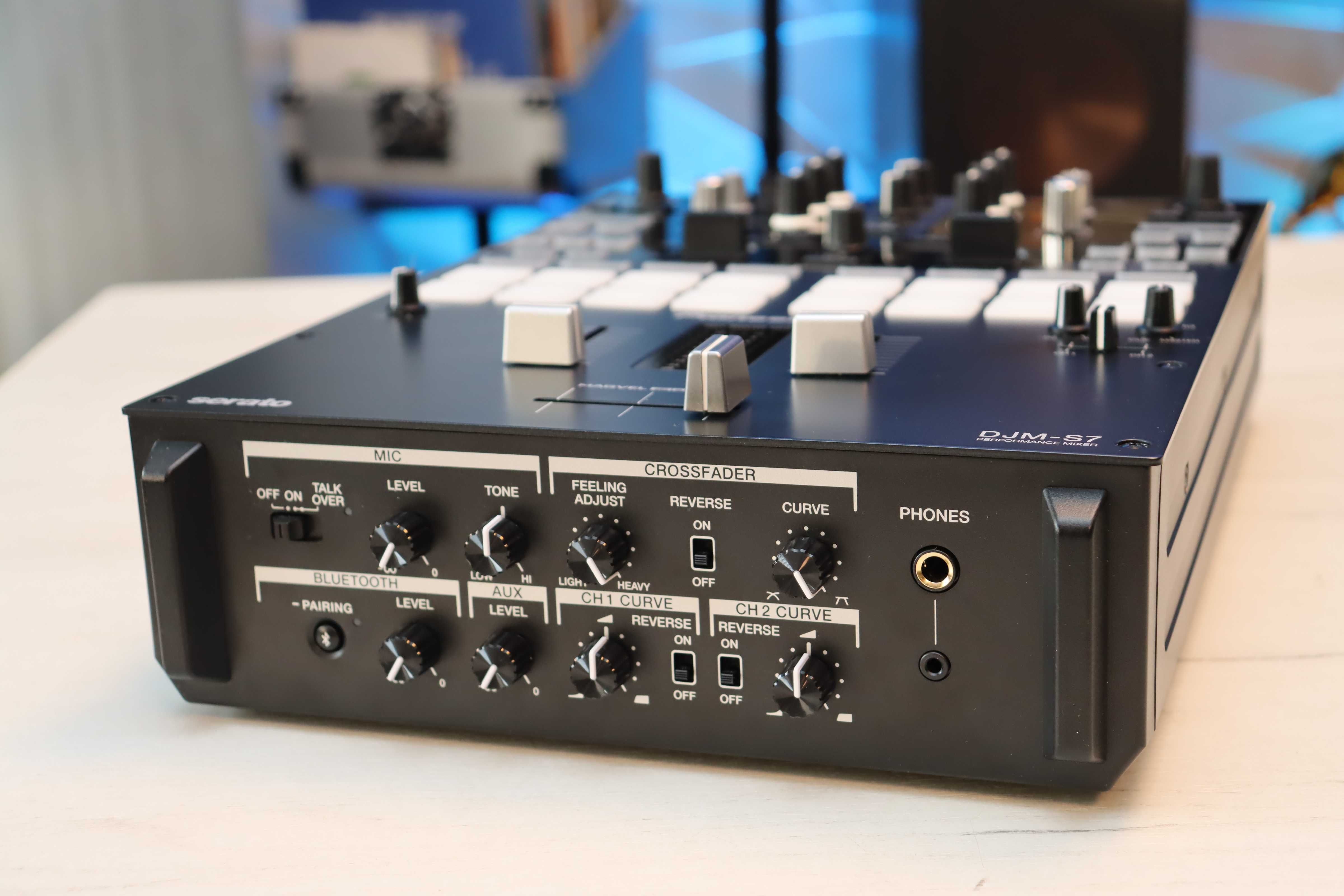 Pioneer DJ DJM-S7 Serato DJ mikser jak nowy Gwarancja