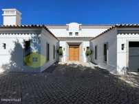 Excepcional Moradia V4 em Loulé com vistas de campo e mar