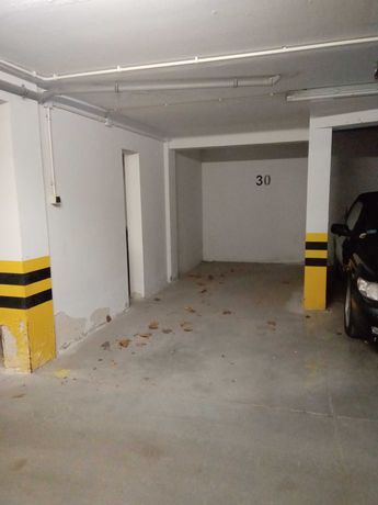 Do wynajęcia miejsce parkingowe w garażu pod budynkiem jagiellońska 57