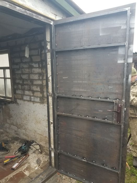 Металеві   двері