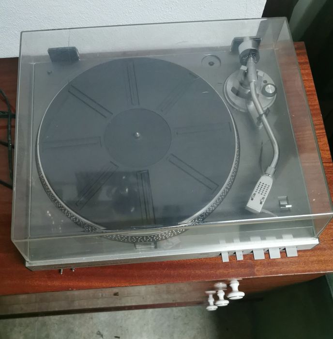 Varios aparelhos de música
