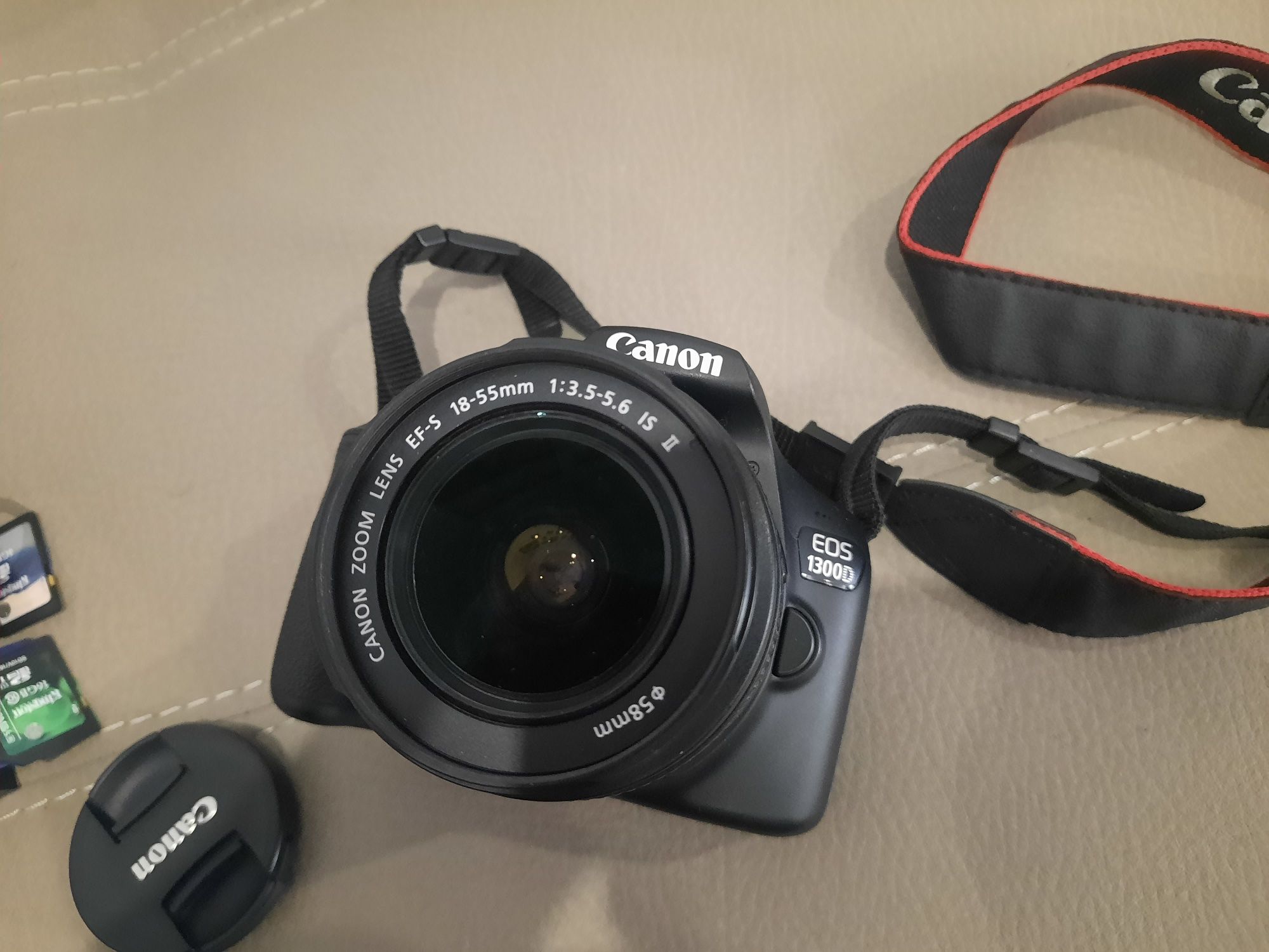 Máquina fotográfica Canon DSLR 1300D