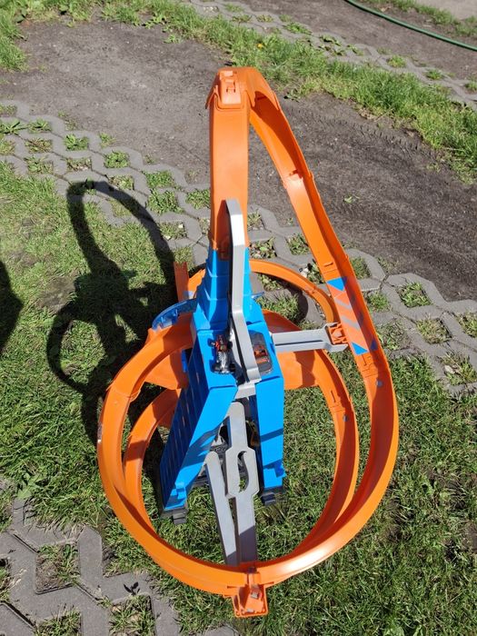 Tor hot wheels wieża podniebna kraksa