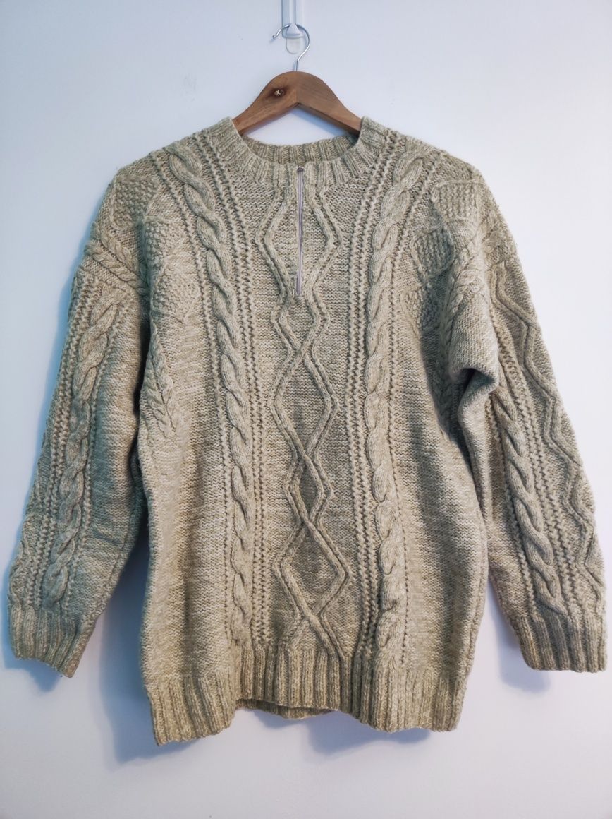 Sweter ręcznie zrobiony, z ozdobnymi splotami rozmiar L/M
