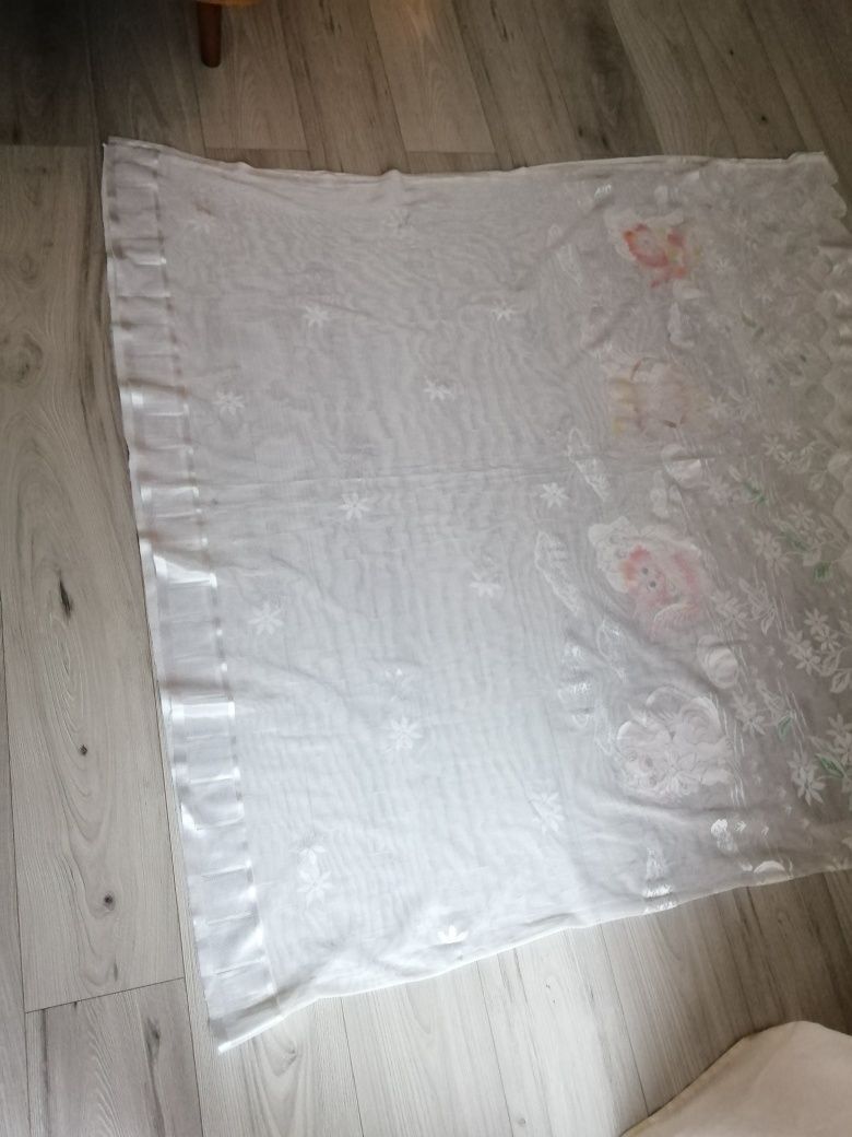 Biala firana dziecinna