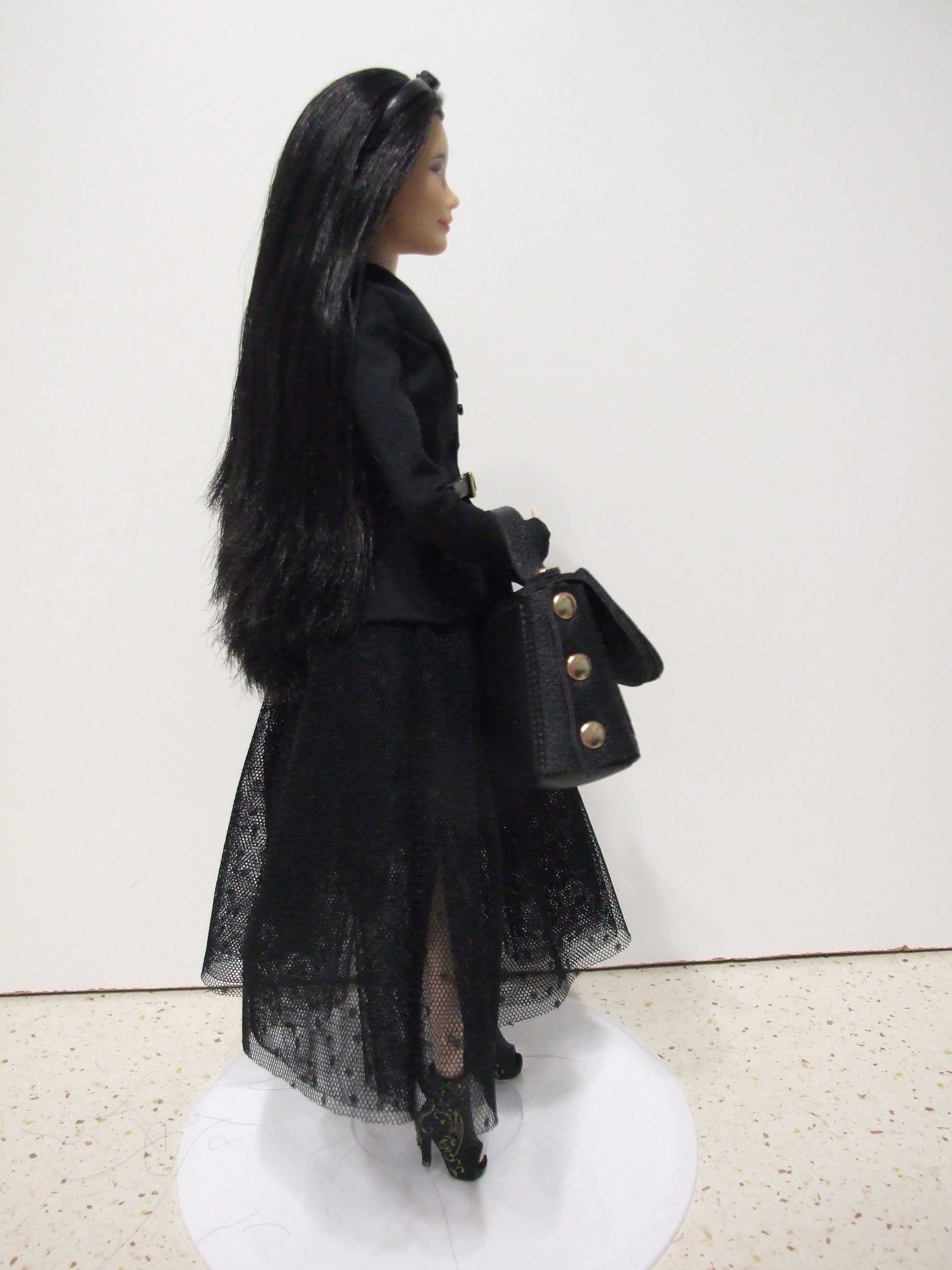 lalka Barbie Mattel made to move
