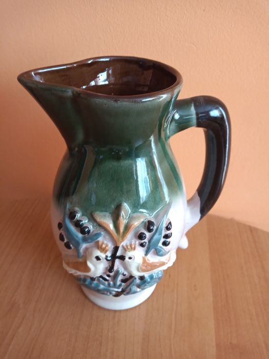 Zestaw kubków z dzbankiem