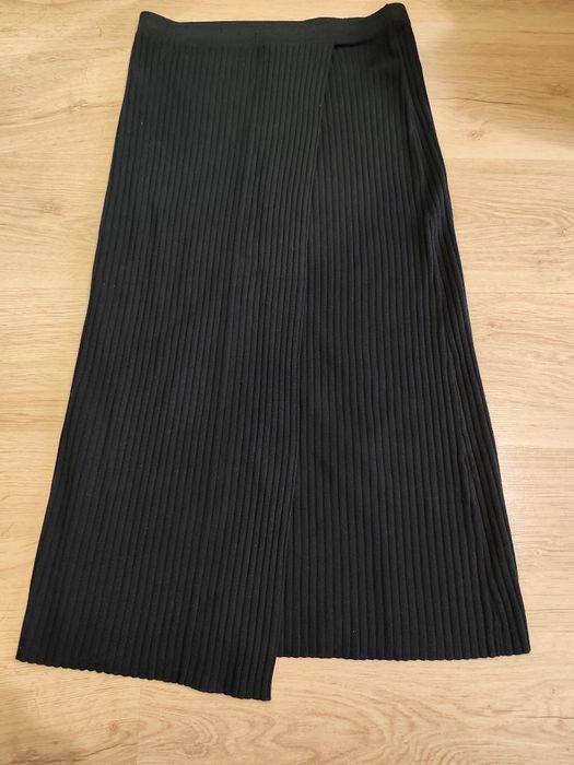 Спідниця трикотажна в рубчик.