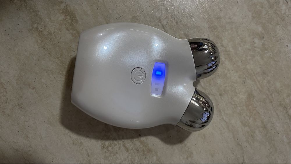 EMS масажер для обличчя