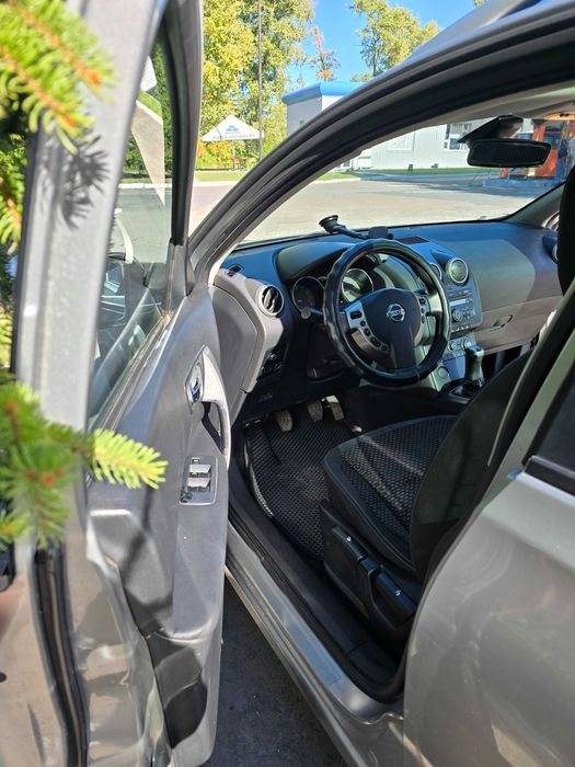 Автомобіль Nissan Qashqai +2