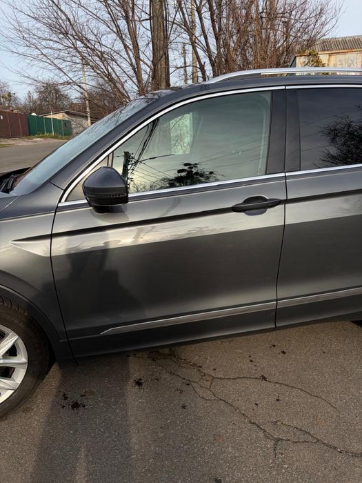 Продаж Volksvagen Tiguan 2.0 TSI AT ( 220 к.с.)  4Motion Торг