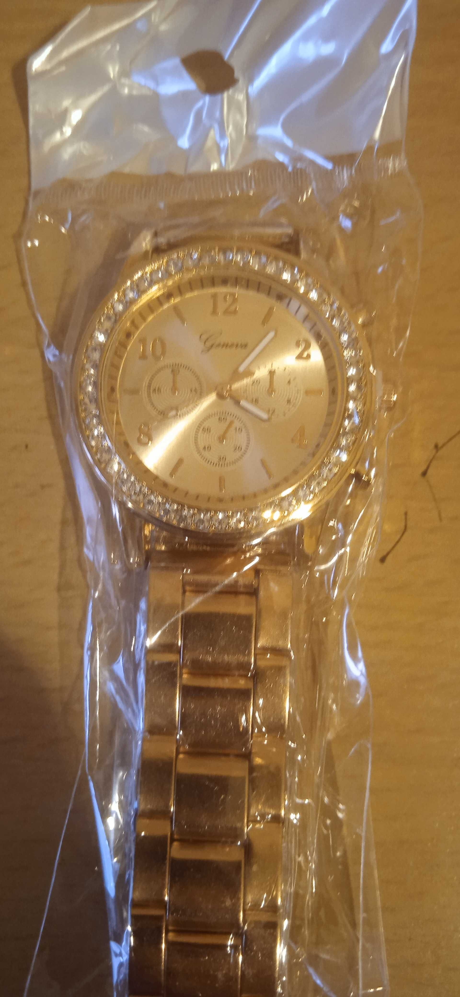 Damski zegarek z kryształkami