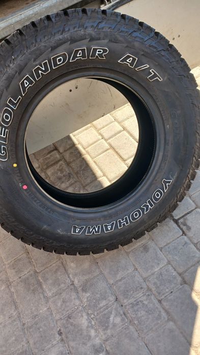 245 75 17 Yokohama Geolandar AT G015