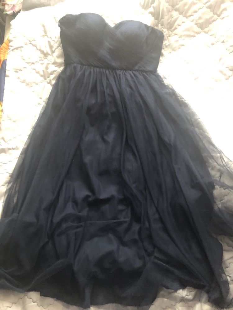 Granatowa suknia z Asos