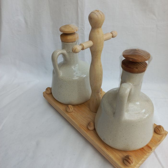 Galheteiro em loiça Grés e suporte madeira