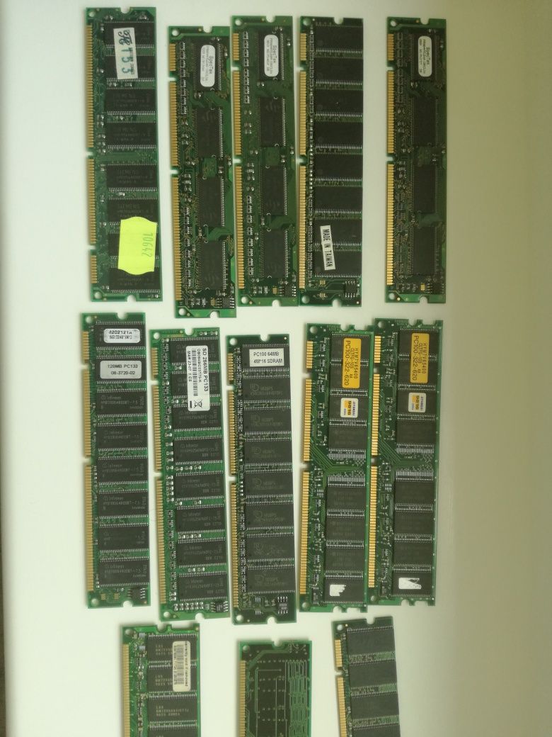 Pamięć sdram i ddr różne tak jak na fotografii 19 szt