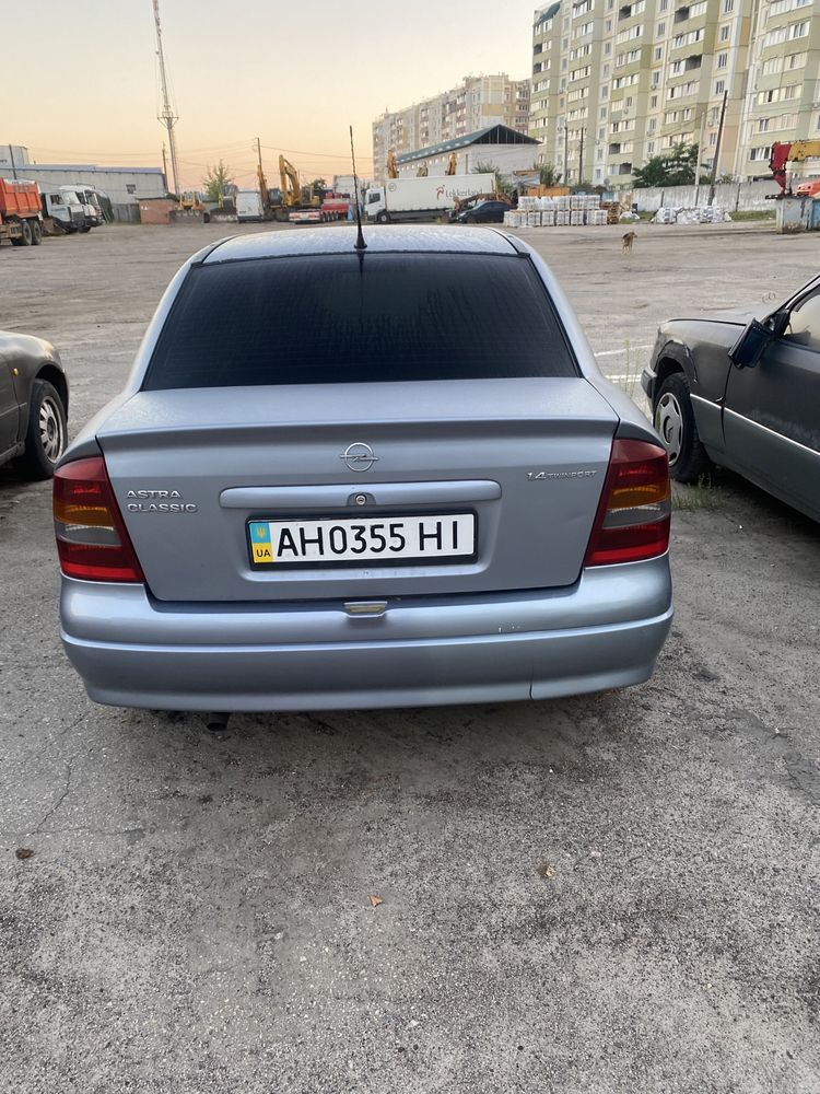 Автомобиль Opel Astra G 2005