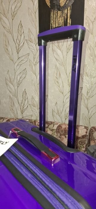 Валіза  велика з полікарбонату фірми iFLYMiami