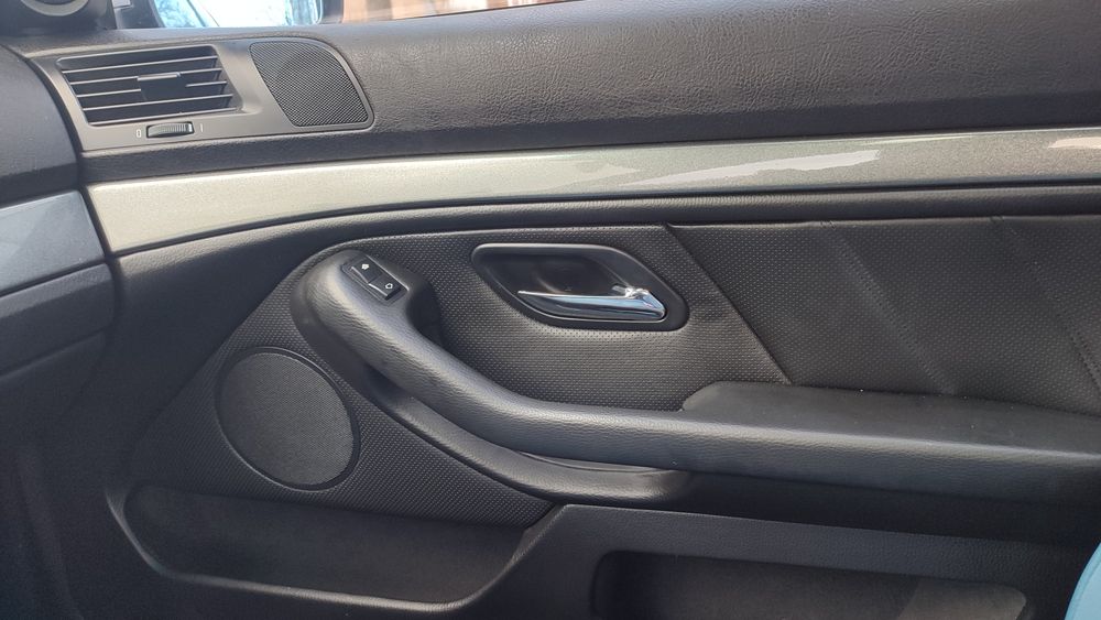 Перетяжка стелі авто, відновлення дверних карт