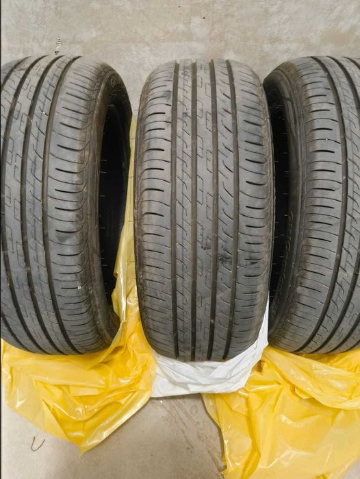 Sprzedam komplet opon letnich 215/50R18, praktycznie nowych