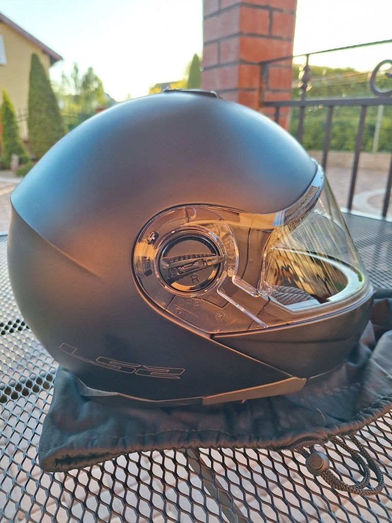 Kask LS 2 szczękowy