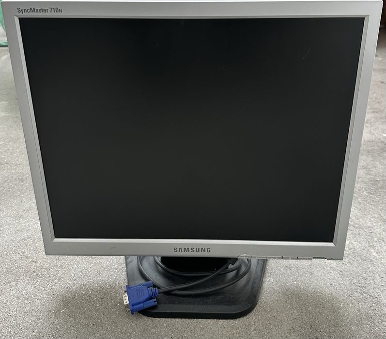 Monitor Samsung 710N
