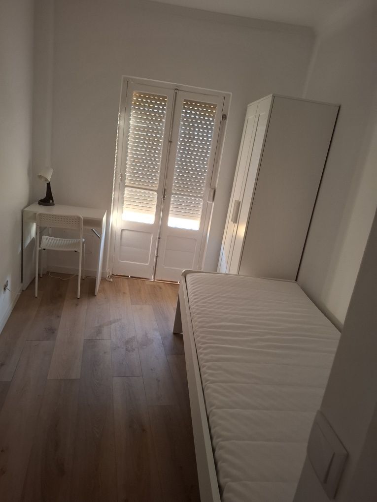 Quarto individual, na Alta de Lisboa junto ao Leroy Merlin