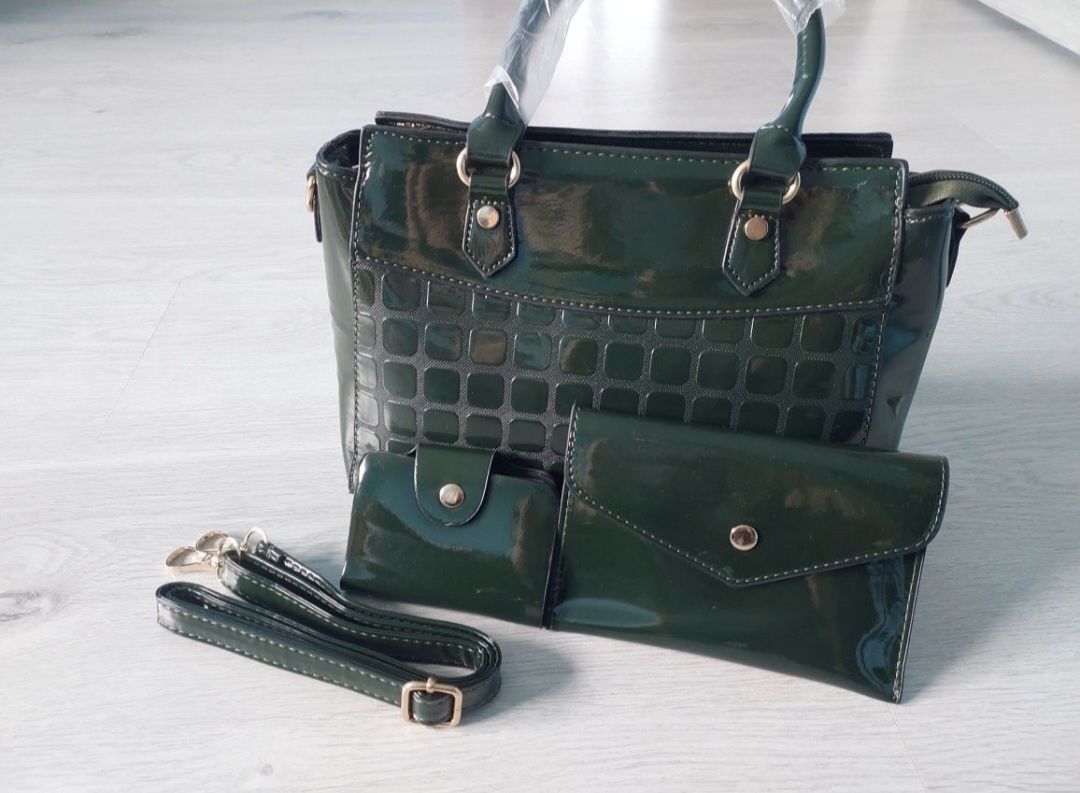 Torebka portfel etui ciemnozielona damska
elegancka trzyczęściowa