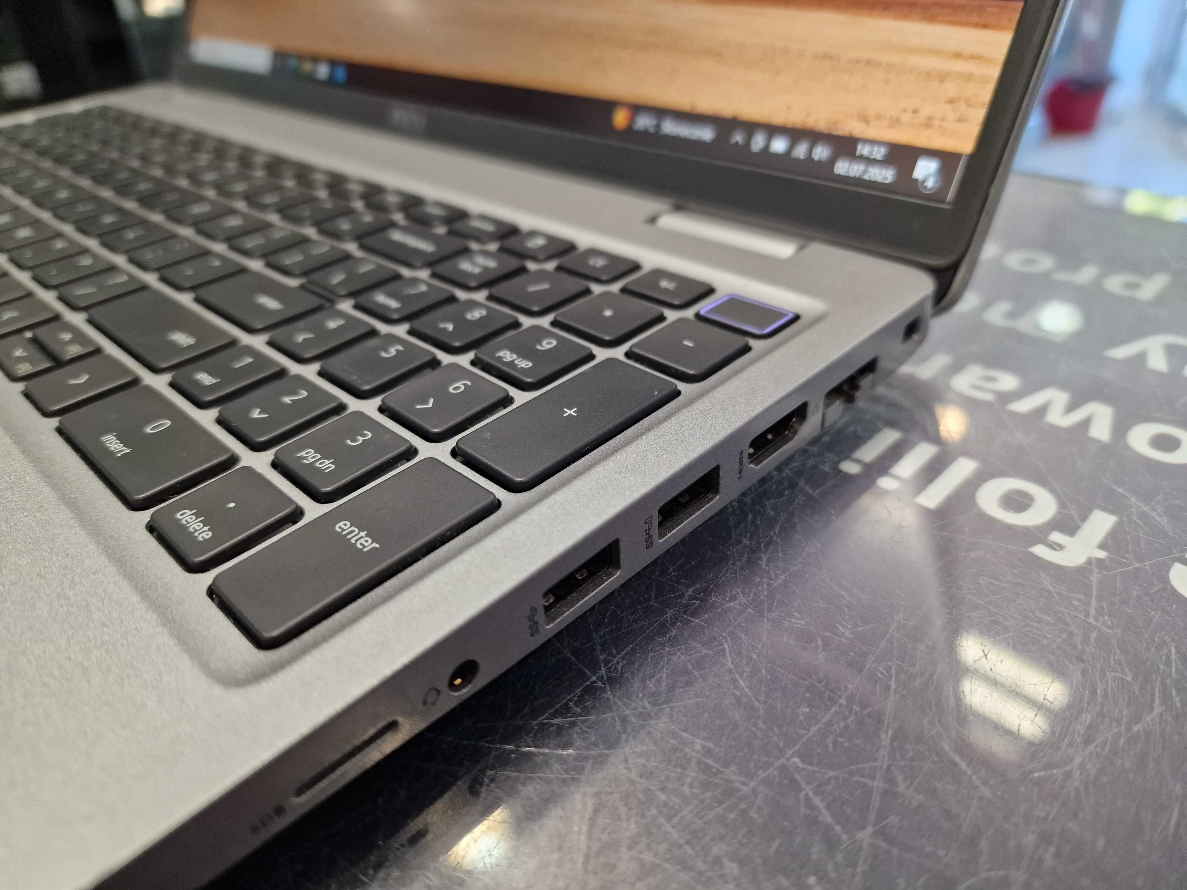 DELL Latitude 5520/ i5-1145G7/ 16GB/ 256GB/ Iris Xe/ W10P/ 15.6" Gra B