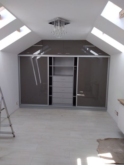 Szafy na wymiar, zabudowa wnęk, garderoby, regały