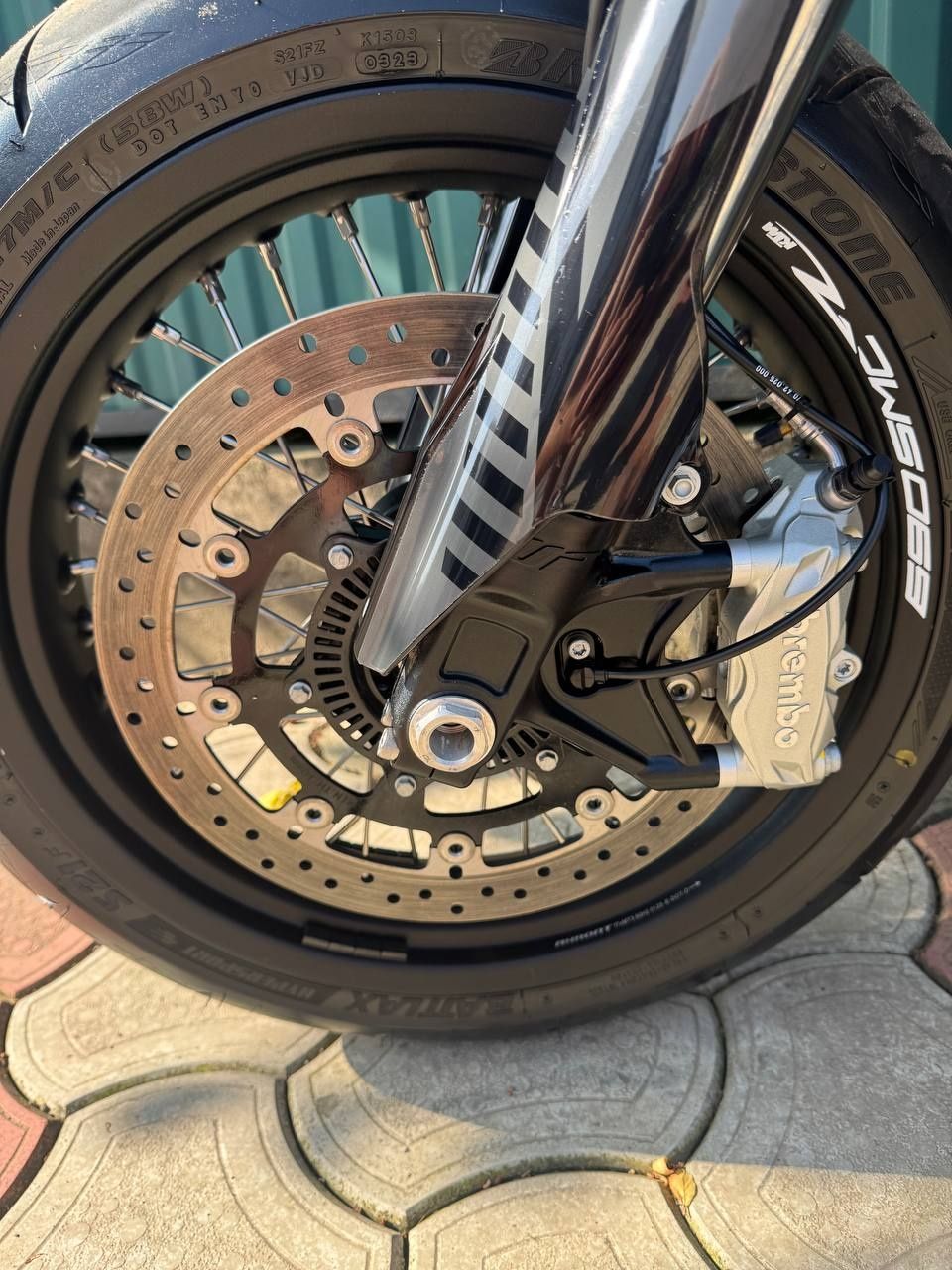Мотоцикл  ktm smc690r свіжий