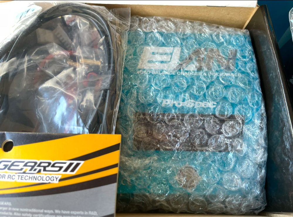Pro Spec RC - Fonte CRONUS e carregadores ELAN com bolsa - Novo