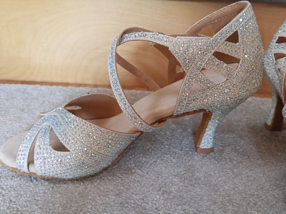 Buty taneczne z kryształkami