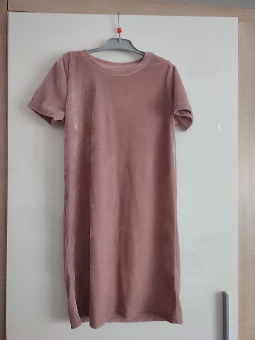 Welurowa sukienka na święta