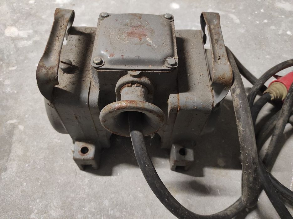 Silnik wibracyjny, elektrowibtator