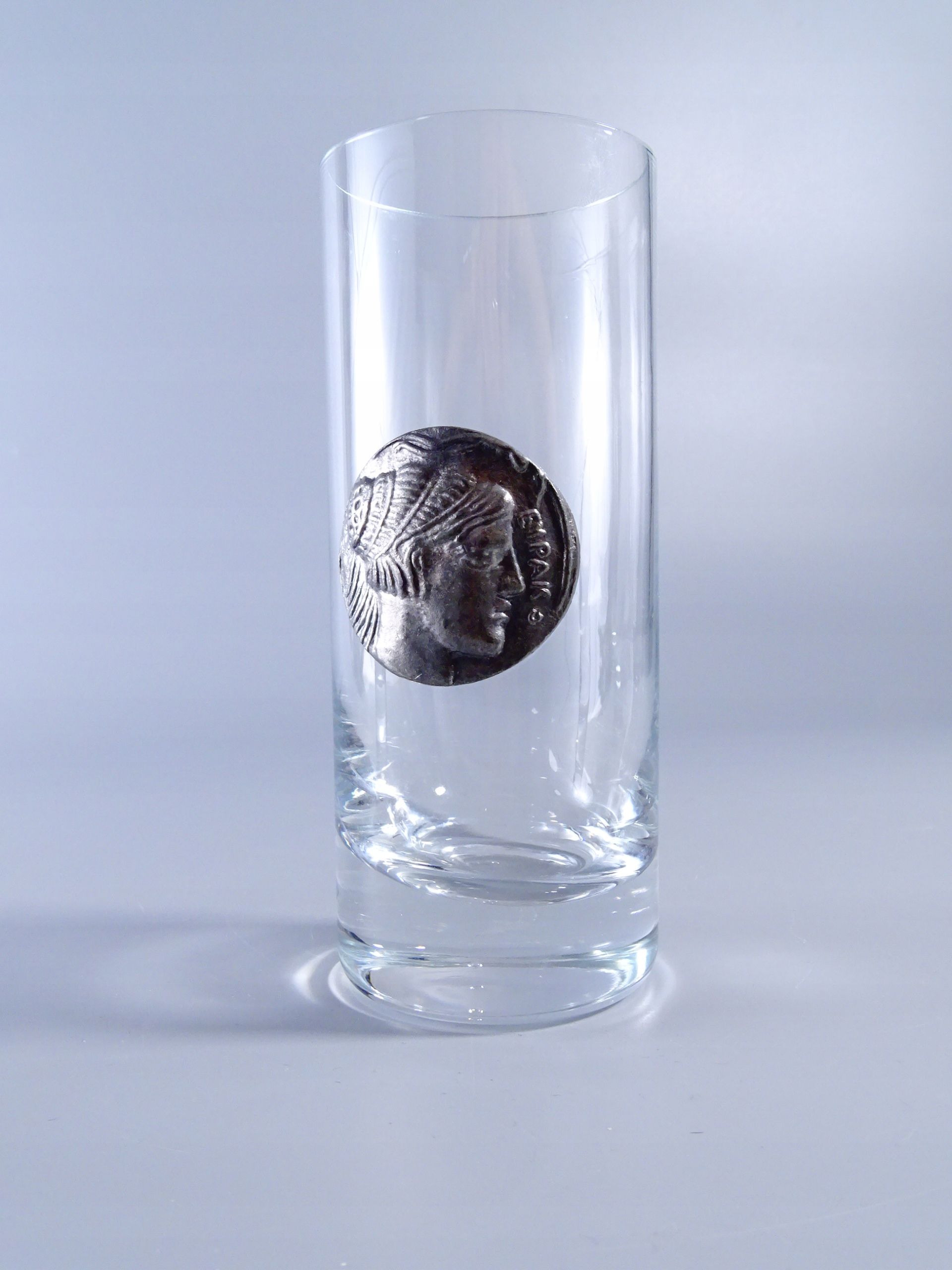 kryształowa szklanka grecka płaskorzeźba cyna