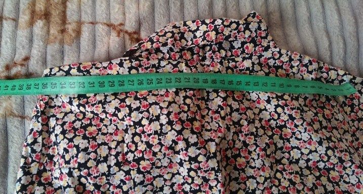 Жіноча літня теніска.