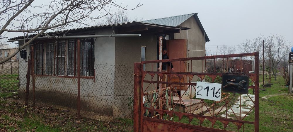 Продам дачу, участок 6 сотих з будиночком