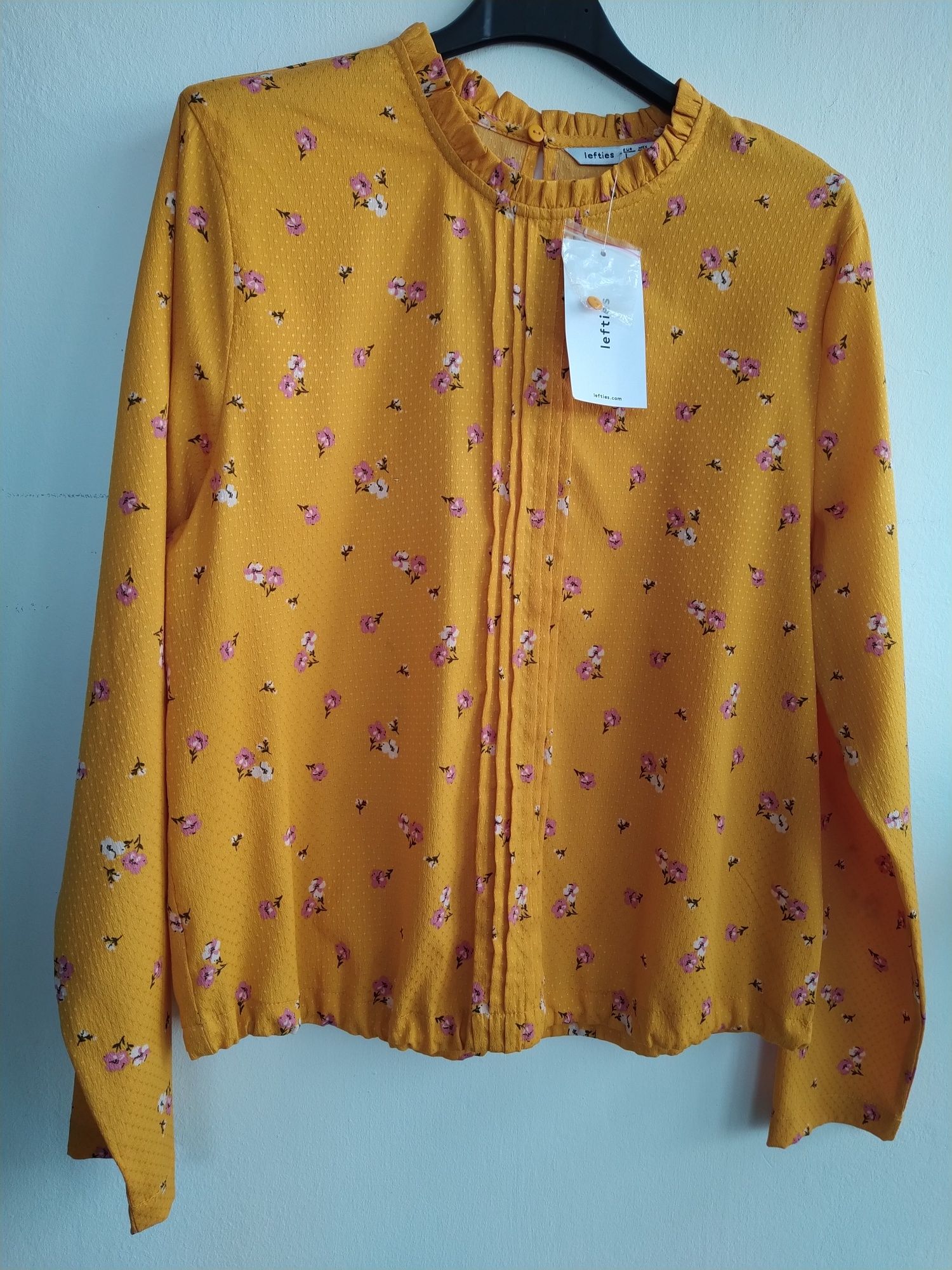 Blusa floral alegre e elegante - Lefties - Tamanho L - Nova!