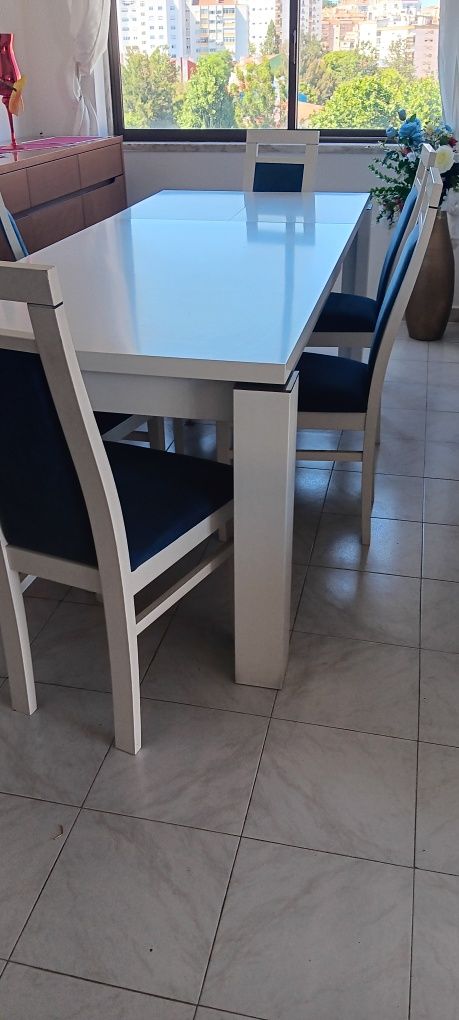 Mesa de jantar + 6 cadeiras