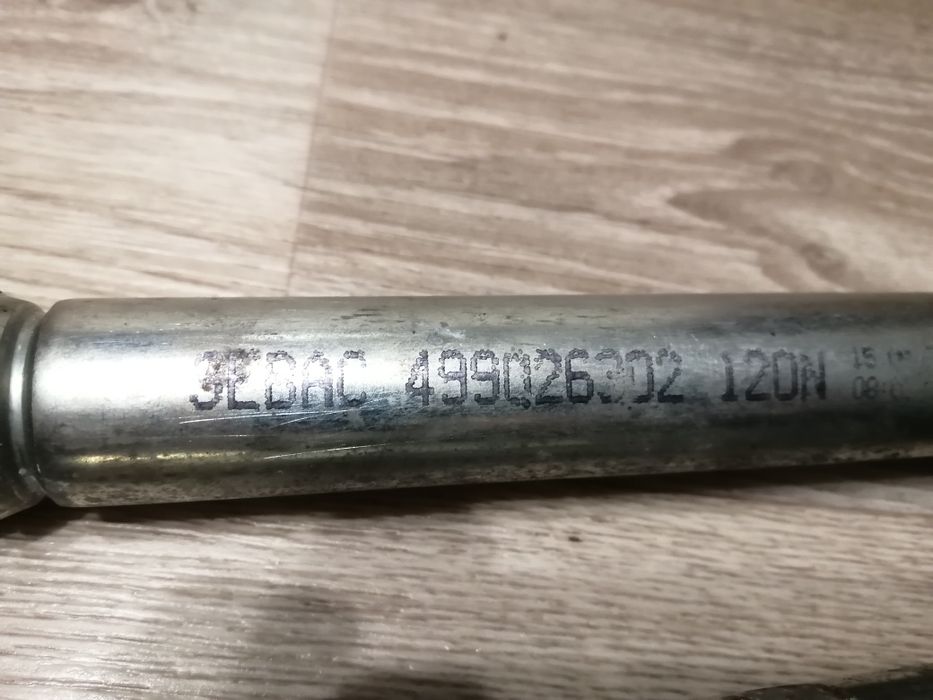 Пара амортизаторов 499026302 бу