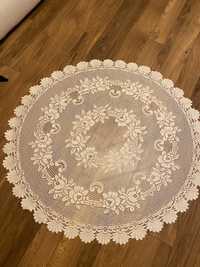 Biała serweta na okrągły stolik 116 cm
