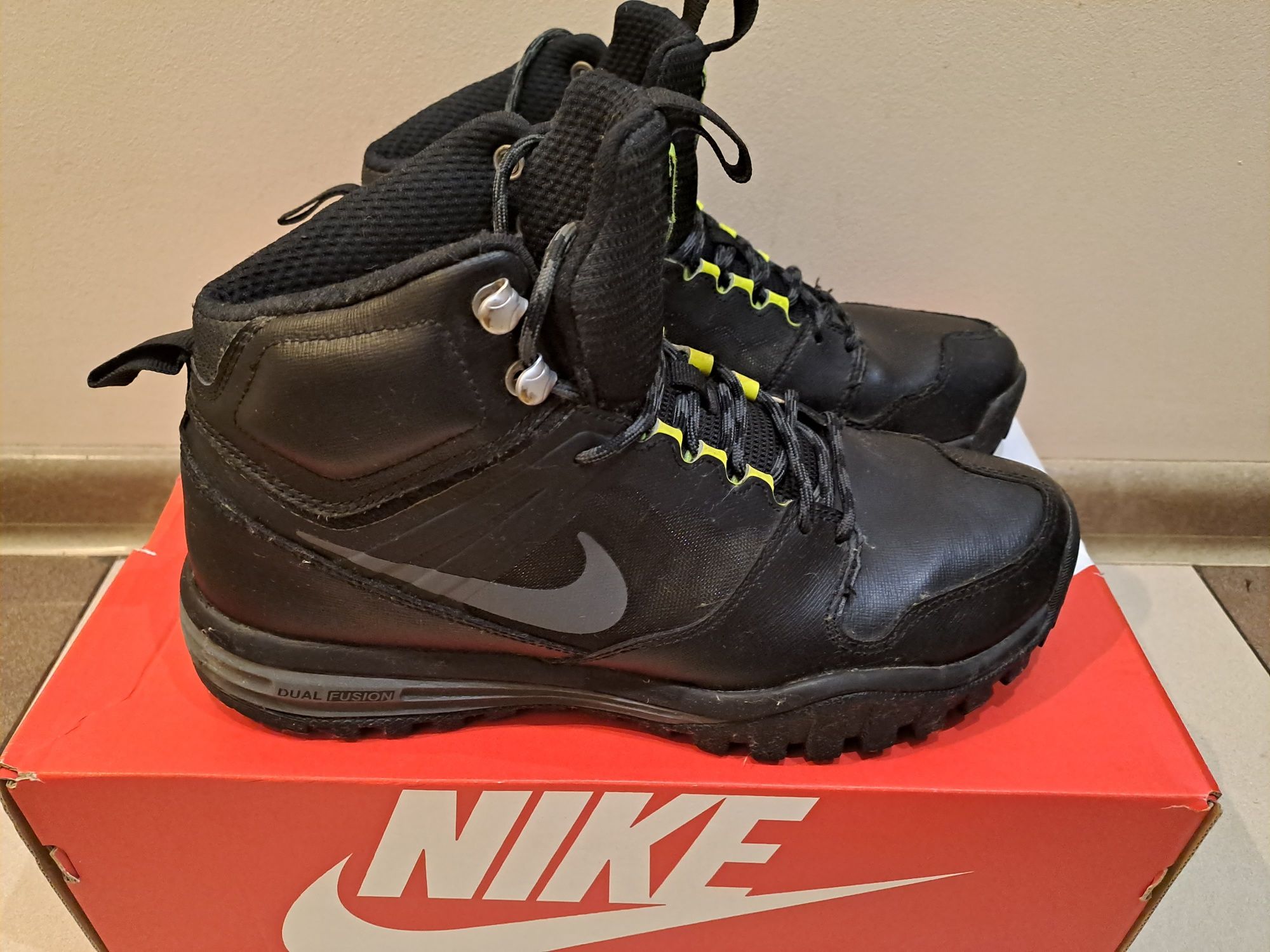 Trapery Nike Dual Fusion Hills Chill Mid w bdb stanie rozm.41