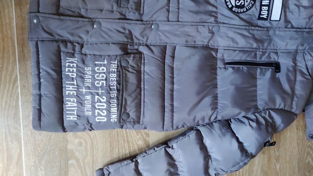 Продам зимову куртку на підлітка 11-12 років