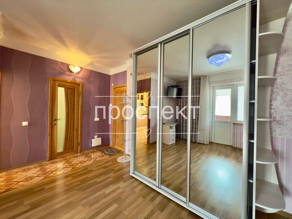 Продаж 1 кімн. квартири з ремонтом вул. Воскресенська ( Центр).