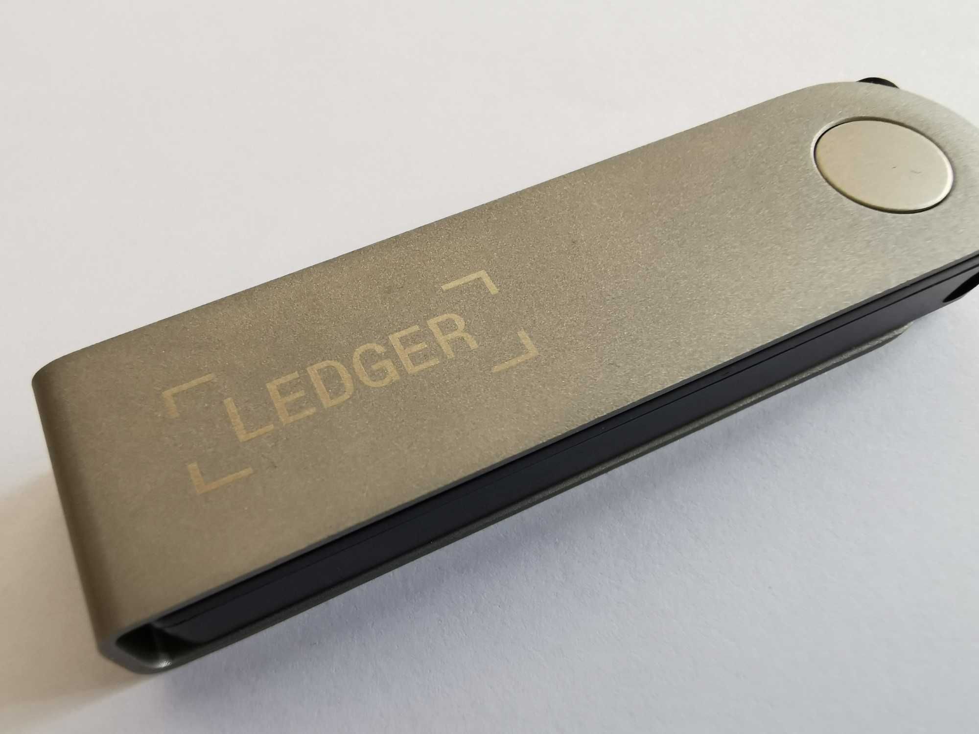 Ledger Nano X - Crypto Hardware Wallet