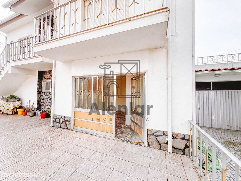 Loja perto das escolas em Alenquer