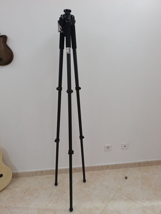 Tripé profissional Giottos MTL3271B alumínio - novo e selado