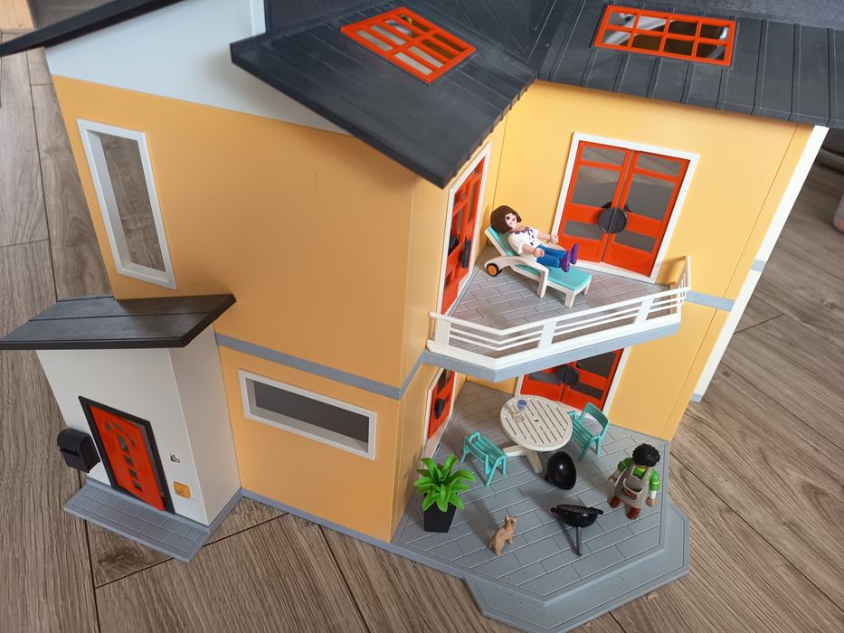 Duży domek Playmobil + dodatkowe wyposażenie