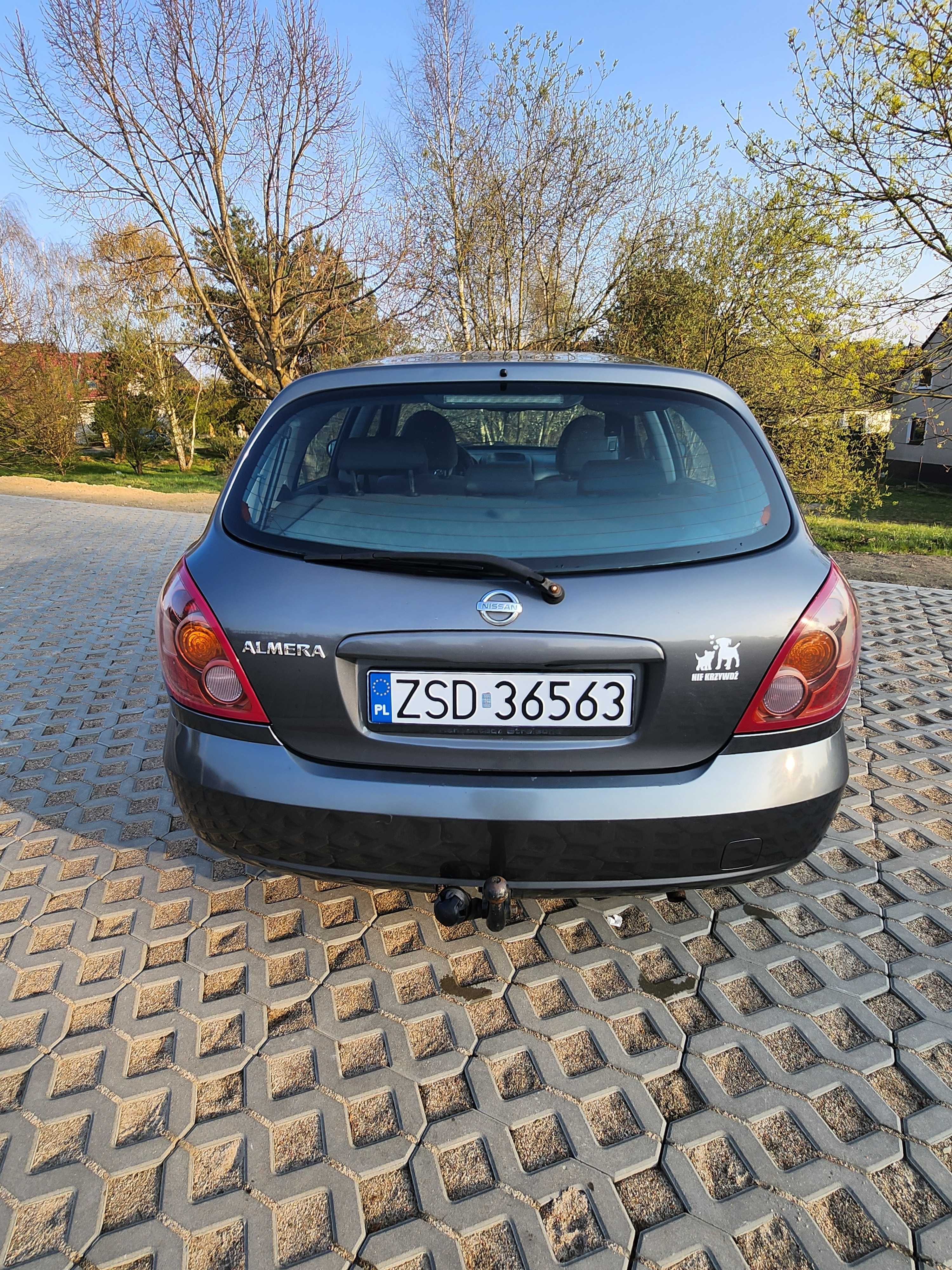 Nissan almera 2004r